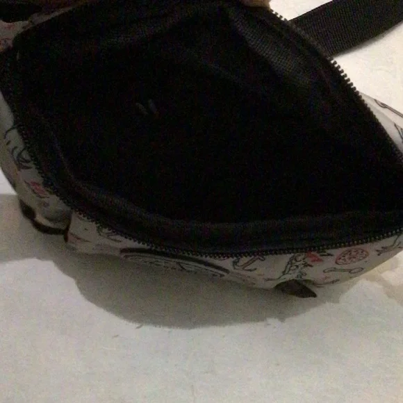 NWOT Cute Doughnut Fanny Pack - Picture 3 of 3